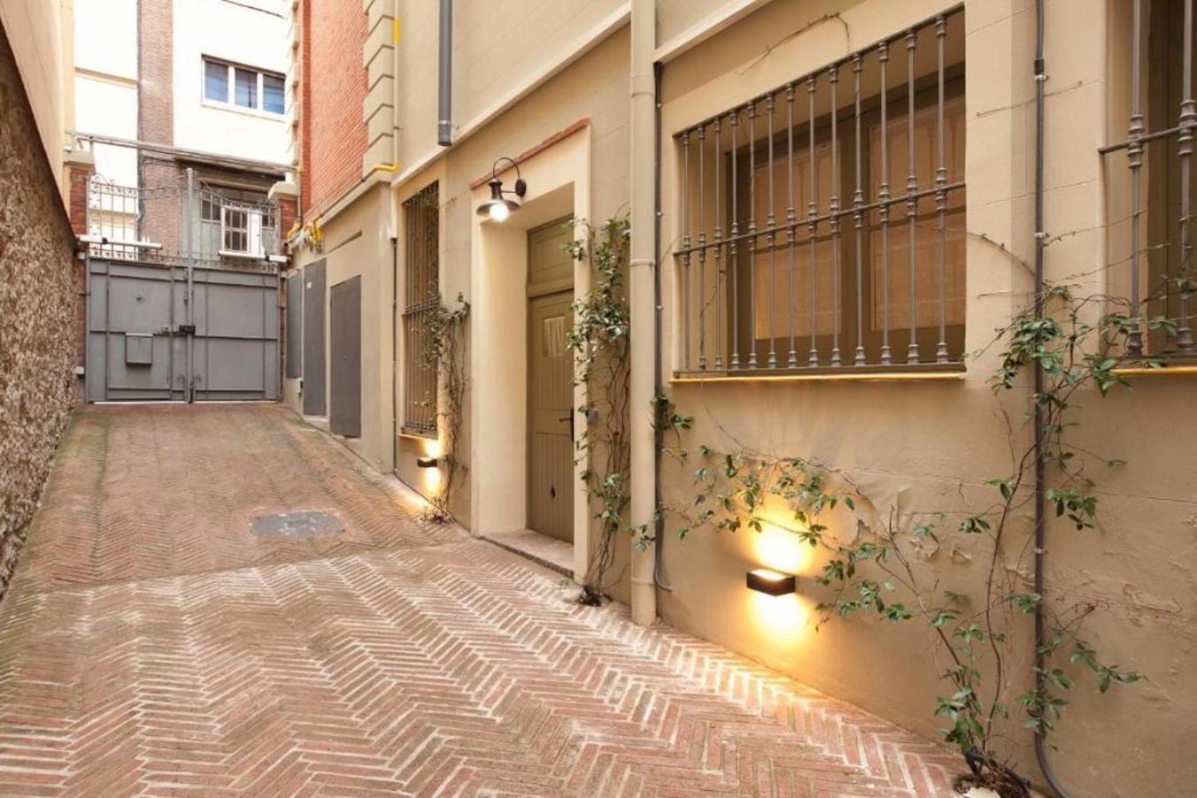 Romantic In Trendy Gracia Barcelona Luaran gambar